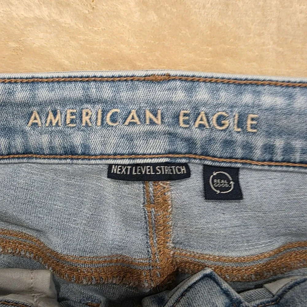 American Eagle High Rise Skinny Kick Jeans Size 2 Distressed Ripped Blue